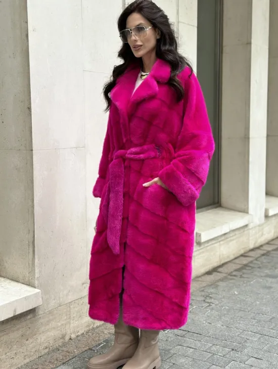 Фуксия шуба из меха аукционной норки
