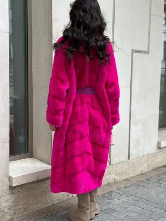 Фуксия шуба из меха аукционной норки