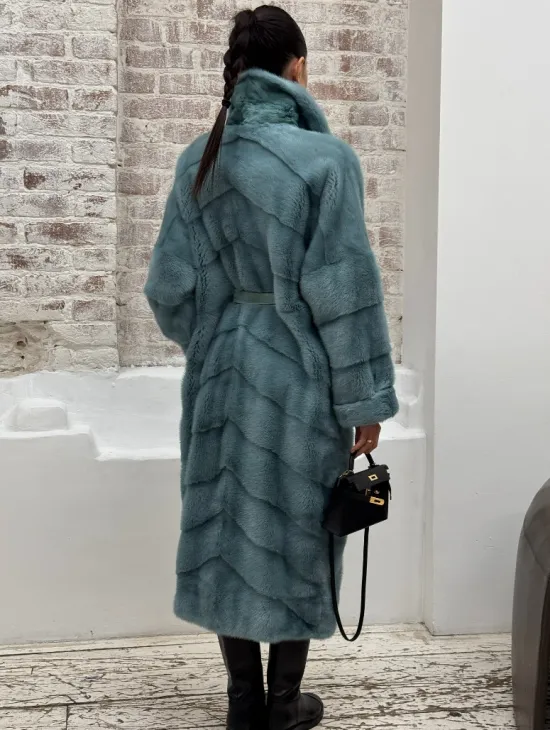 Норковая шуба в цвете TIFFANY