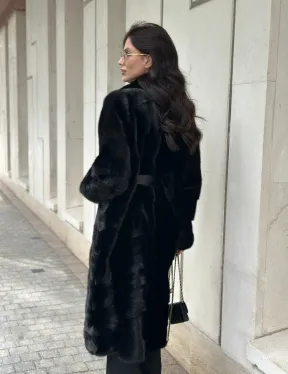 Черная шуба из норки английский воротник