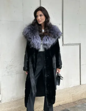 Норковая шуба черного цвета с капюшоном из чернобурки