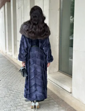 Длинная шуба из норки с капюшоном из куницы - цвет синий графит