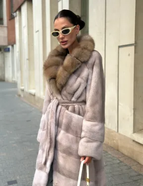 Шуба норковая с воротником из меха куницы - нюд