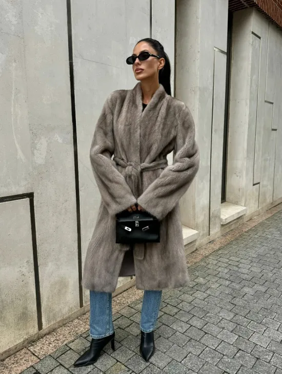 Стильная шуба из скандинавской норки