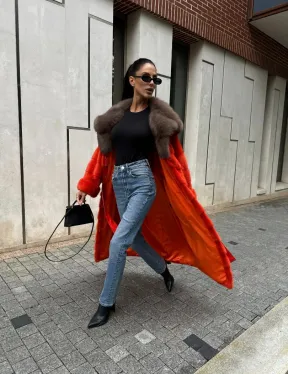 Шуба норковая с капюшоном из меха куницы в красном цвете