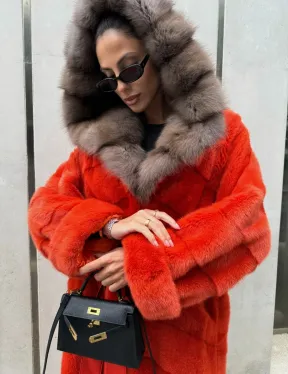 Шуба норковая с капюшоном из меха куницы в красном цвете
