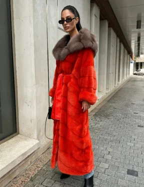 Шуба норковая с капюшоном из меха куницы в красном цвете