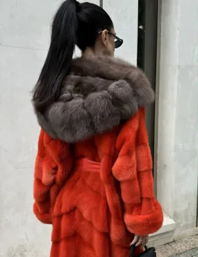 Шуба норковая с капюшоном из меха куницы в красном цвете