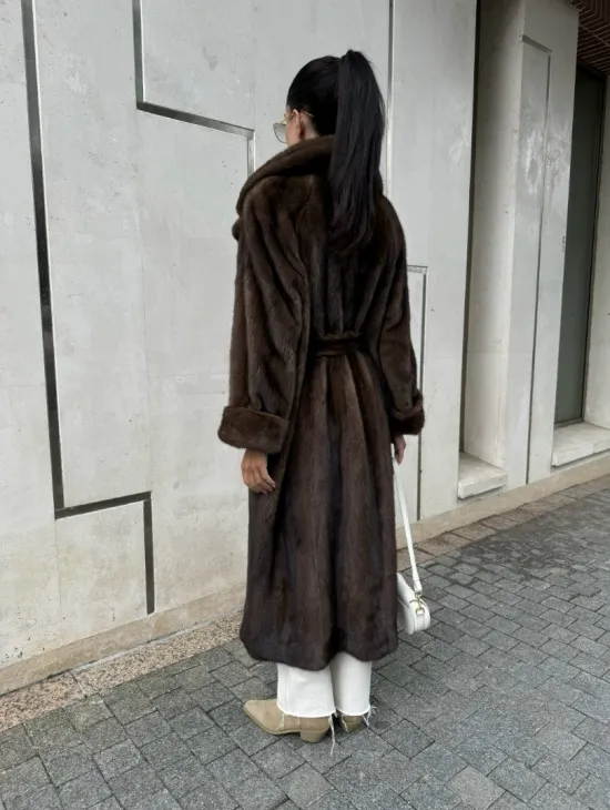 Женская винтажная шуба из аукционного меха норки Saga Furs