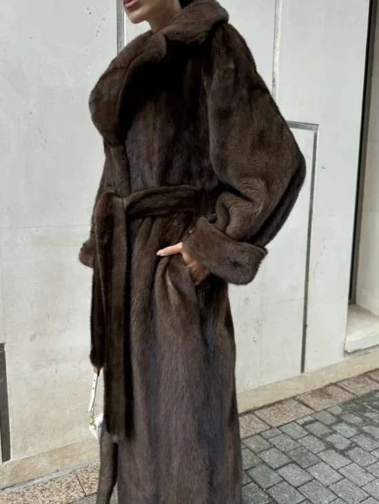 Женская винтажная шуба из аукционного меха норки Saga Furs