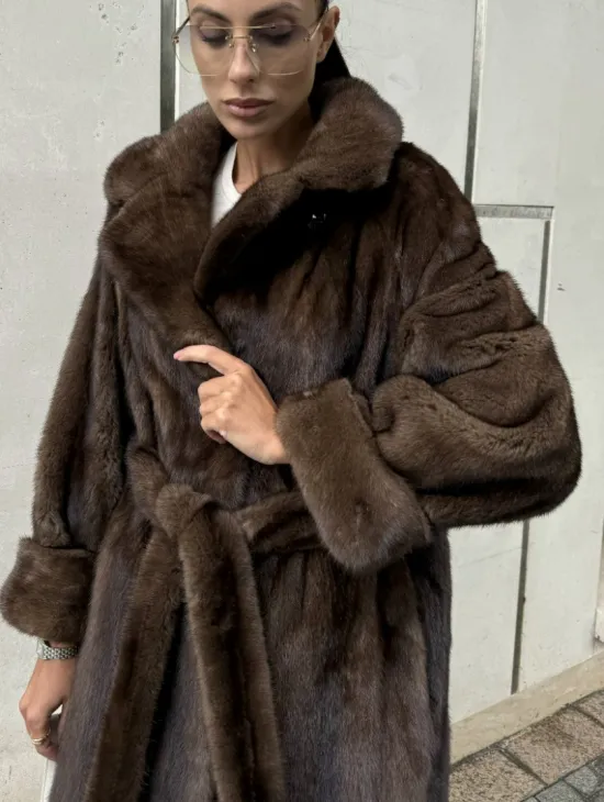 Женская винтажная шуба из аукционного меха норки Saga Furs