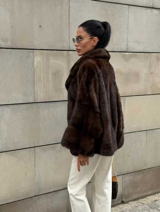 Короткая норковая шуба английский воротник роспуск