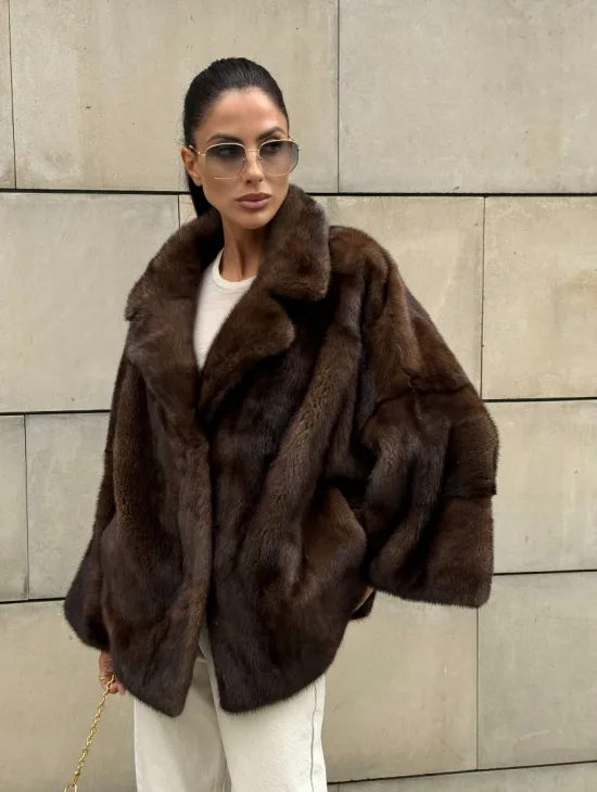 Короткая норковая шуба английский воротник роспуск