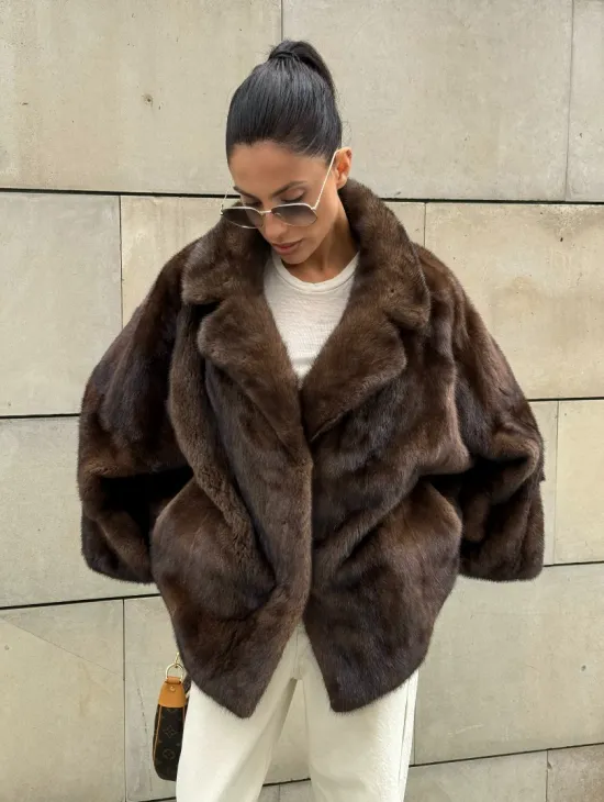 Короткая норковая шуба английский воротник роспуск
