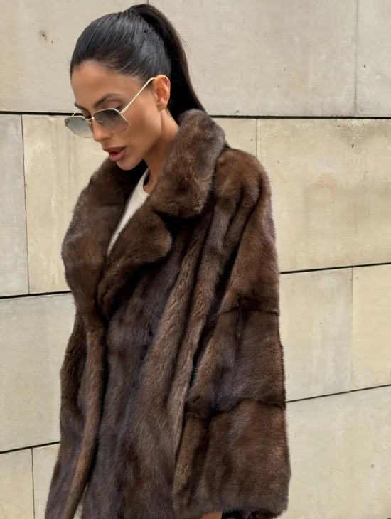 Короткая норковая шуба английский воротник роспуск