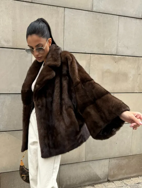Короткая норковая шуба английский воротник роспуск