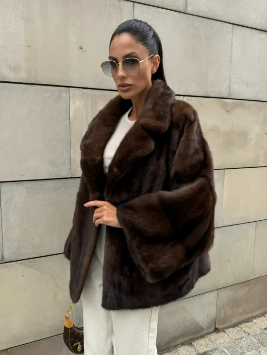 Короткая норковая шуба английский воротник роспуск