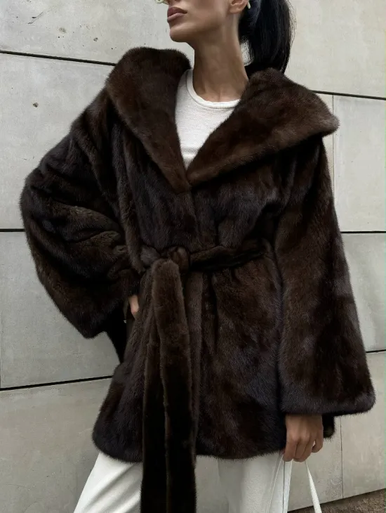 Шуба из скандинавской норки с капюшоном летучая мышь, роспуск орех
