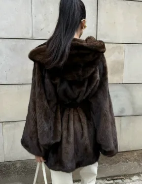 Шуба из скандинавской норки с капюшоном летучая мышь, роспуск орех