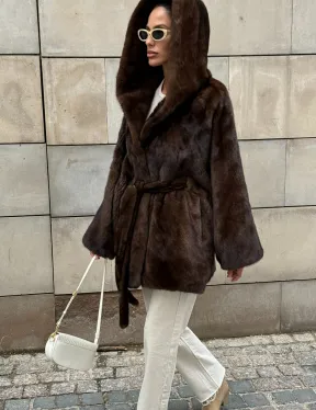 Шуба из скандинавской норки с капюшоном летучая мышь, роспуск орех