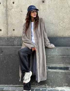 Шуба - пальто в винтажном стиле из скандинавской норки