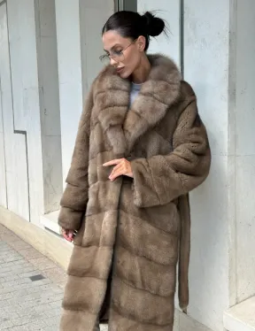 Шуба норковая с воротником из меха куницы в цвете пастель