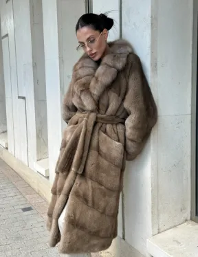 Шуба норковая с воротником из меха куницы в цвете пастель