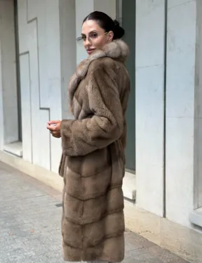 Шуба норковая с воротником из меха куницы в цвете пастель