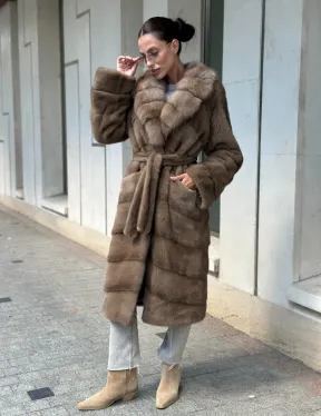 Шуба норковая с воротником из меха куницы в цвете пастель