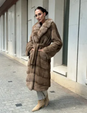 Шуба норковая с воротником из меха куницы в цвете пастель